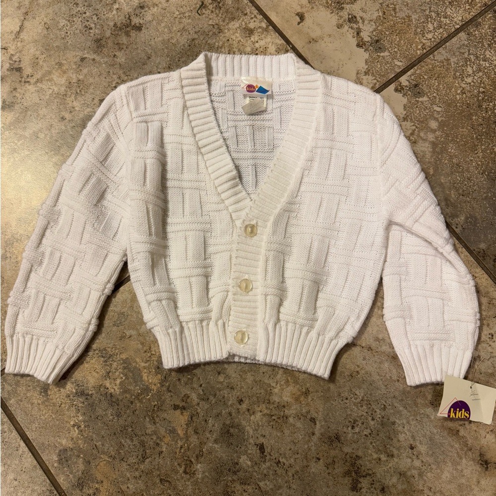 NWT KIDS & MORE WHITE CARDIGAN SWEATER UNISEX SIZE 3T.